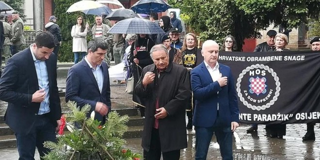 davor-bernardic-u-borovu-selu-foto-hdz-facebook-660x330